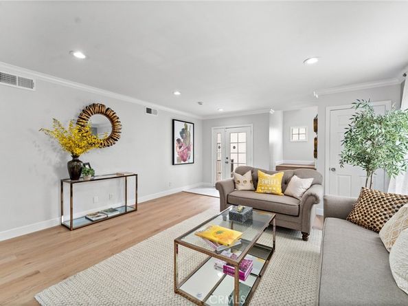 1960 Chariton Street, Los Angeles CA 90034