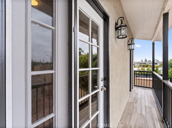 1960 Chariton Street, Los Angeles CA 90034