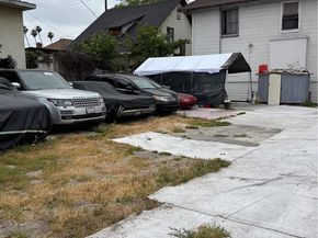 418 E 40th Place, Los Angeles CA 90011