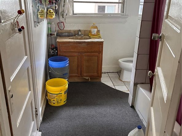 418 E 40th Place, Los Angeles CA 90011