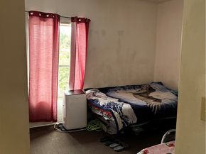 418 E 40th Place, Los Angeles CA 90011