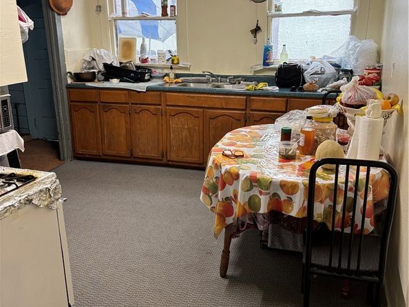 418 E 40th Place, Los Angeles CA 90011