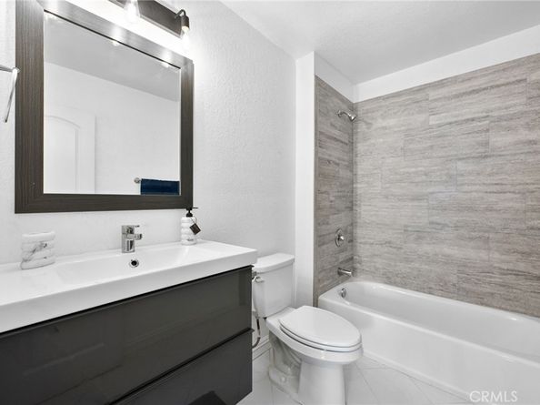 2020 W 23rd Street 18, Long Beach CA 90810
