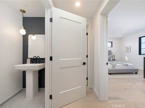 1333 S Orange Grove Avenue 205, Los Angeles CA 90019