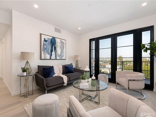 1333 S Orange Grove Avenue 205, Los Angeles CA 90019