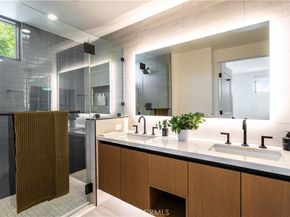 1333 S Orange Grove Avenue 205, Los Angeles CA 90019