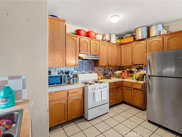 10406 Avalon Boulevard, Los Angeles CA 90003