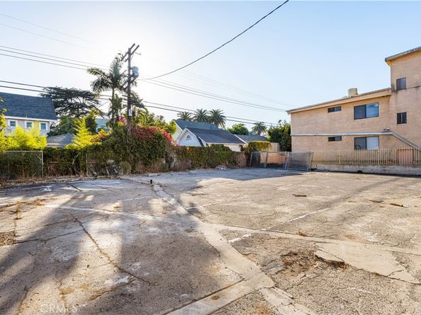 702 Crenshaw Boulevard, Los Angeles CA 90005