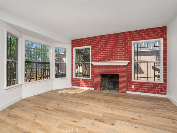 11010 Willowbrook Avenue, Los Angeles CA 90059