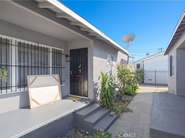 11010 Willowbrook Avenue, Los Angeles CA 90059