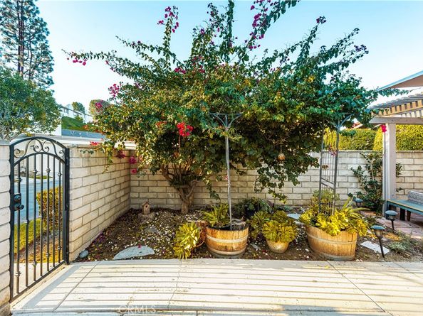 5573 E Vista Del Rio, Anaheim Hills CA 92807