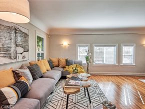 6669 De Longpre Avenue, Los Angeles CA 90028