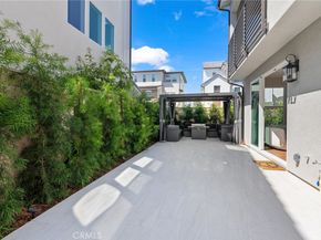 200 Newton, Lake Forest CA 92630