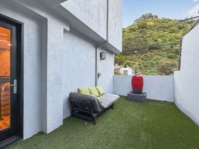 1655 N Beverly Glen, Los Angeles CA 90077