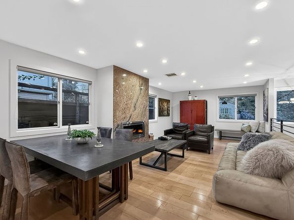 1655 N Beverly Glen, Los Angeles CA 90077