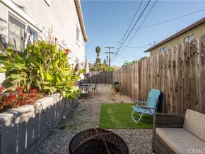 4816 Saturn, Los Angeles CA 90019