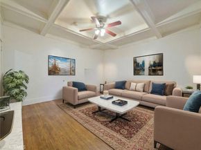 608 W 52nd, Los Angeles CA 90037