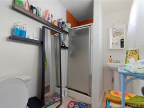 608 W 52nd, Los Angeles CA 90037