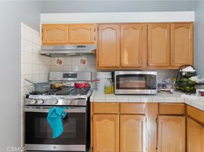 608 W 52nd, Los Angeles CA 90037