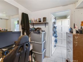 608 W 52nd, Los Angeles CA 90037