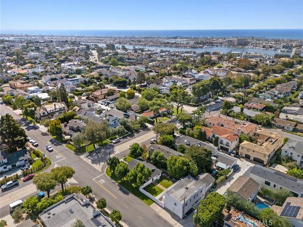 465 Santa Ana Avenue, Newport Beach CA 92663