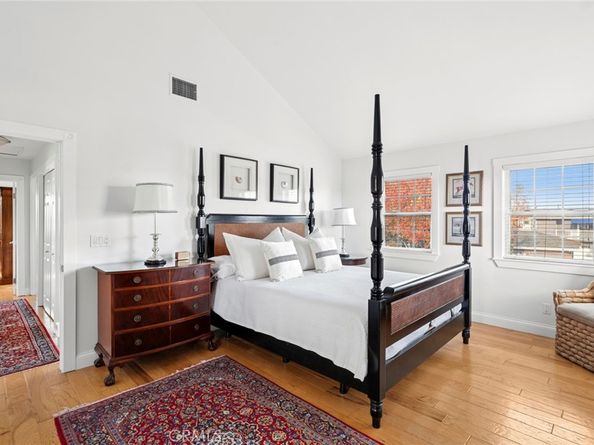 201 E 21st Street, Costa Mesa CA 92627