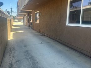 7782 Newman Avenue, Huntington Beach CA 92647