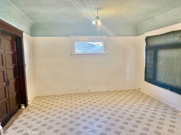 860 W 54th, Los Angeles CA 90037