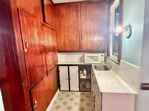 860 W 54th, Los Angeles CA 90037