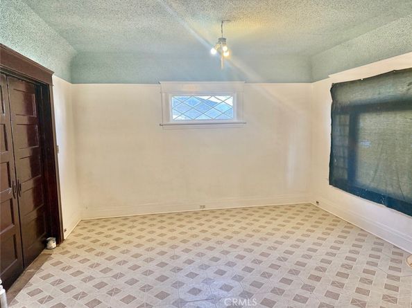 860 W 54th, Los Angeles CA 90037
