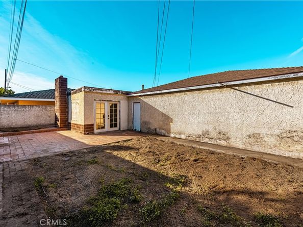 9044 Oak Street, Bellflower CA 90706
