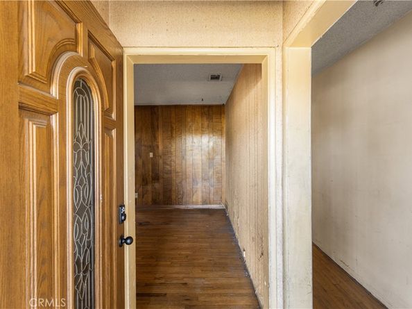 9044 Oak Street, Bellflower CA 90706