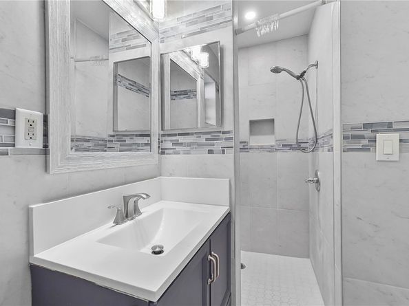 1147 Fedora Street, Los Angeles CA 90006