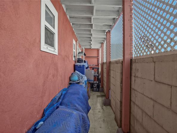 1147 Fedora Street, Los Angeles CA 90006