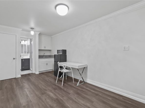 1147 Fedora Street, Los Angeles CA 90006