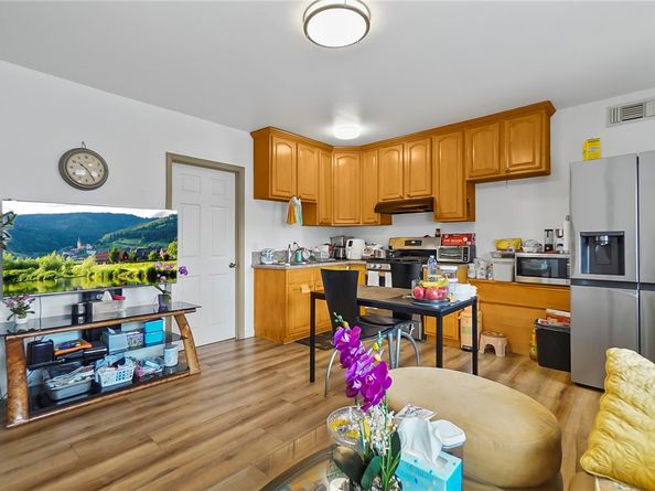 1147 Fedora Street, Los Angeles CA 90006