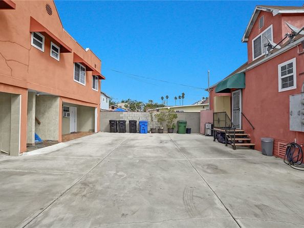 1147 Fedora Street, Los Angeles CA 90006