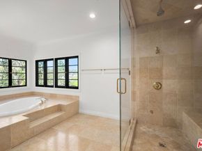 256 N Barrington Avenue, Los Angeles CA 90049