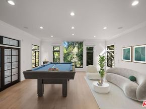 256 N Barrington Avenue, Los Angeles CA 90049