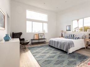 2512 Berkeley Avenue, Los Angeles CA 90026