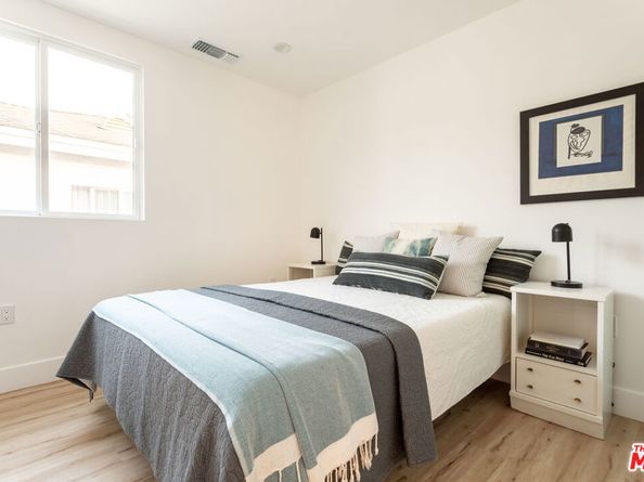 2512 Berkeley Avenue, Los Angeles CA 90026