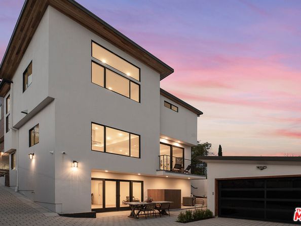 2512 Berkeley Avenue, Los Angeles CA 90026