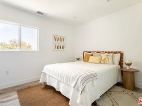 2512 Berkeley Avenue, Los Angeles CA 90026