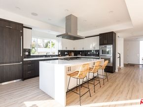 2512 Berkeley Avenue, Los Angeles CA 90026