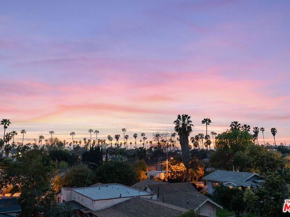 2512 Berkeley Avenue, Los Angeles CA 90026