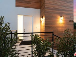 2512 Berkeley Avenue, Los Angeles CA 90026