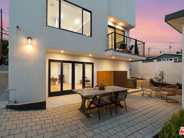 2512 Berkeley Avenue, Los Angeles CA 90026