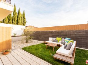 2512 Berkeley Avenue, Los Angeles CA 90026