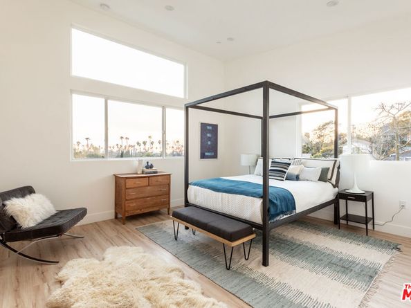 2512 Berkeley Avenue, Los Angeles CA 90026