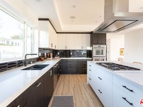 2512 Berkeley Avenue, Los Angeles CA 90026